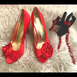 PREOWN RED Crystal Satin NINE WEST SIZE 8